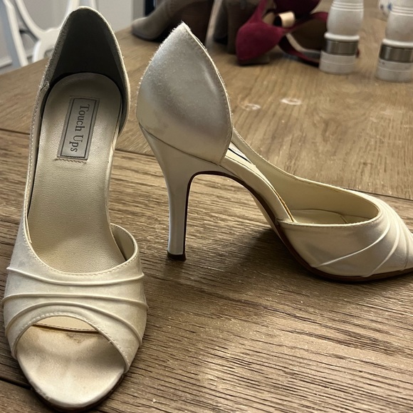 Touch Ups Satin Peep Toe Heels 7.5 - Picture 2 of 3